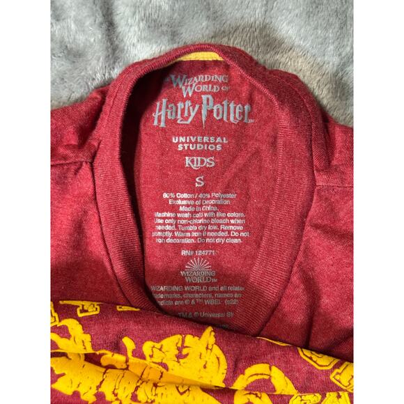 Wizarding World HP Universal Studios Kids Size Small Gryffindor Quidditch Shirt - Picture 3 of 5